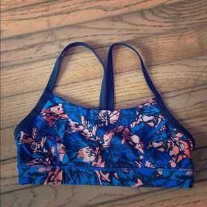 Lululemon bra size 6